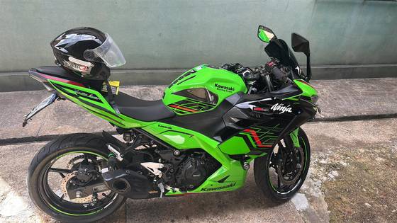 KAWASAKI NINJA 400 KRT EDITION 